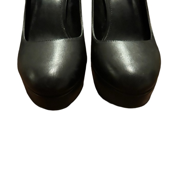 MICHAEL Michael Kors Black Leather Closed Toe Platform Pump Heels-Size 7 - Picture 4 of 10